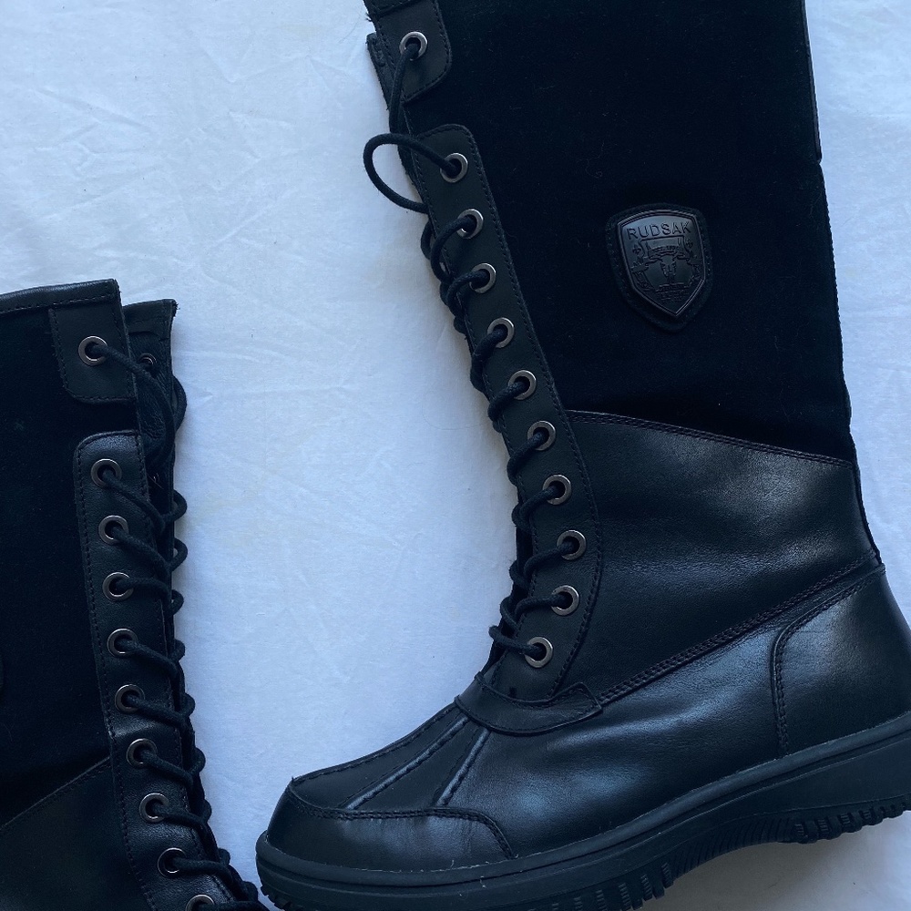 BRAND NEW Mid-length tie-up waterproog Rudsak wint